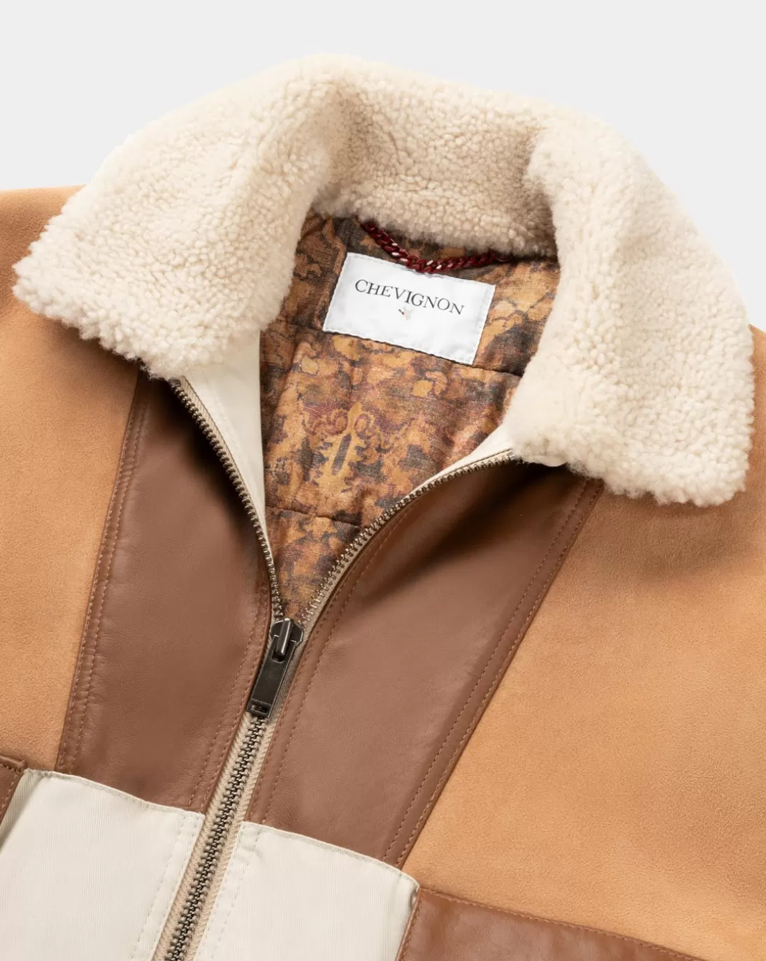Chevignon Manteau Boume Beige Manteau En Peau Lainee Avec Empiecements En Cuir